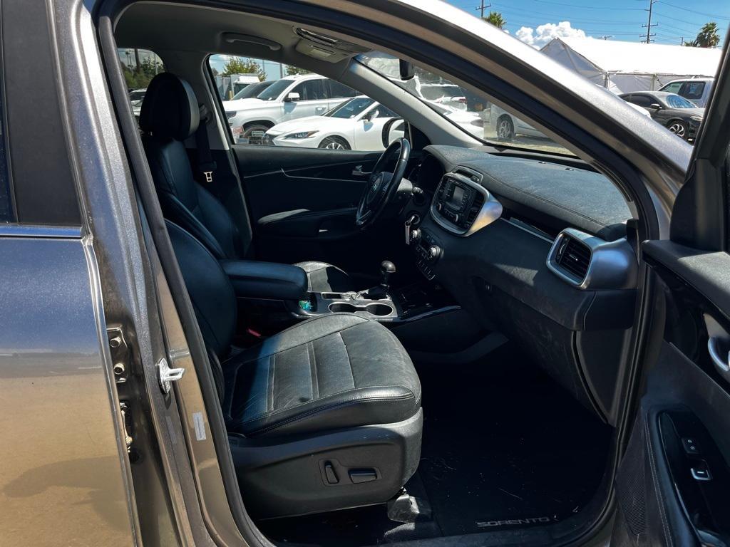 Thumbnail: 2016 Kia Sorento - 10
