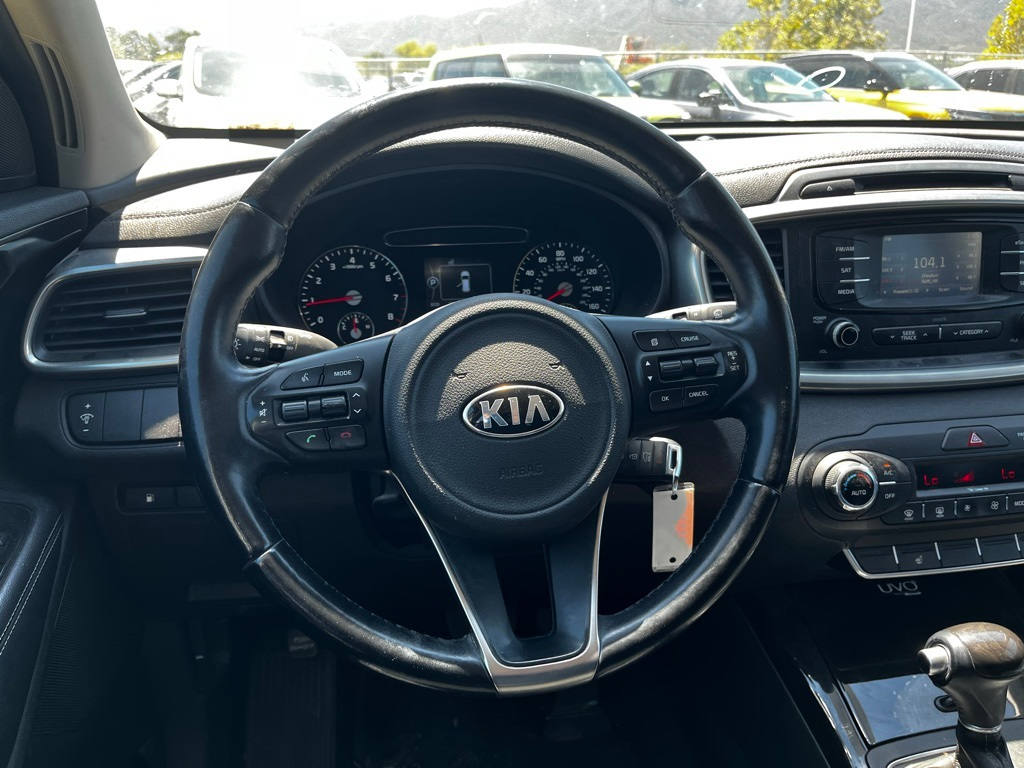 Thumbnail: 2016 Kia Sorento - 8