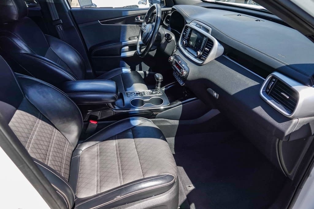 Thumbnail: 2019 Kia Sorento - 8