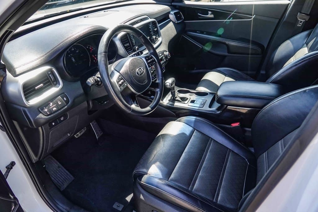 Thumbnail: 2019 Kia Sorento - 9
