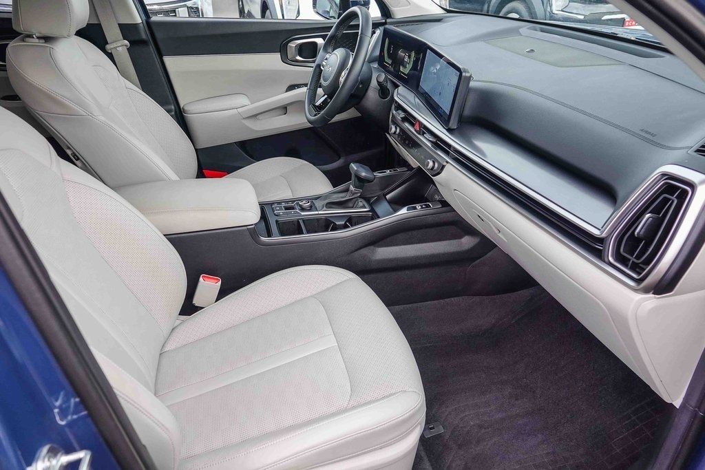 Thumbnail: 2024 Kia Sorento - 9