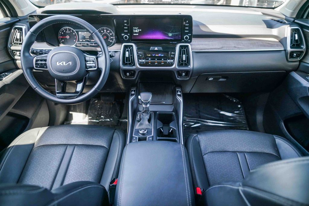 Thumbnail: 2023 Kia Sorento - 2