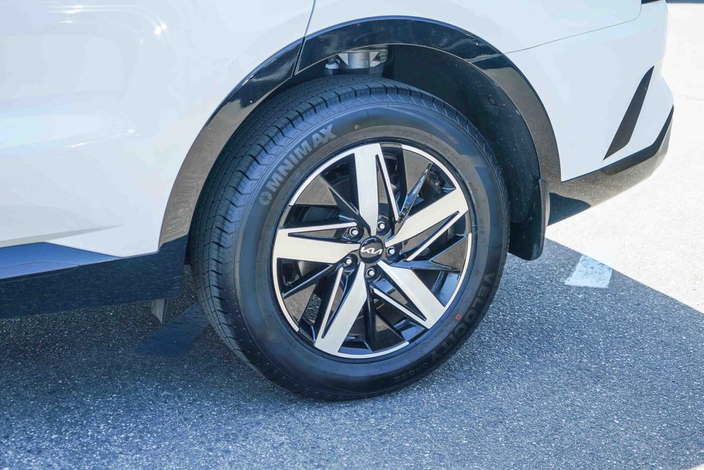 Thumbnail: 2023 Kia Sorento - 21