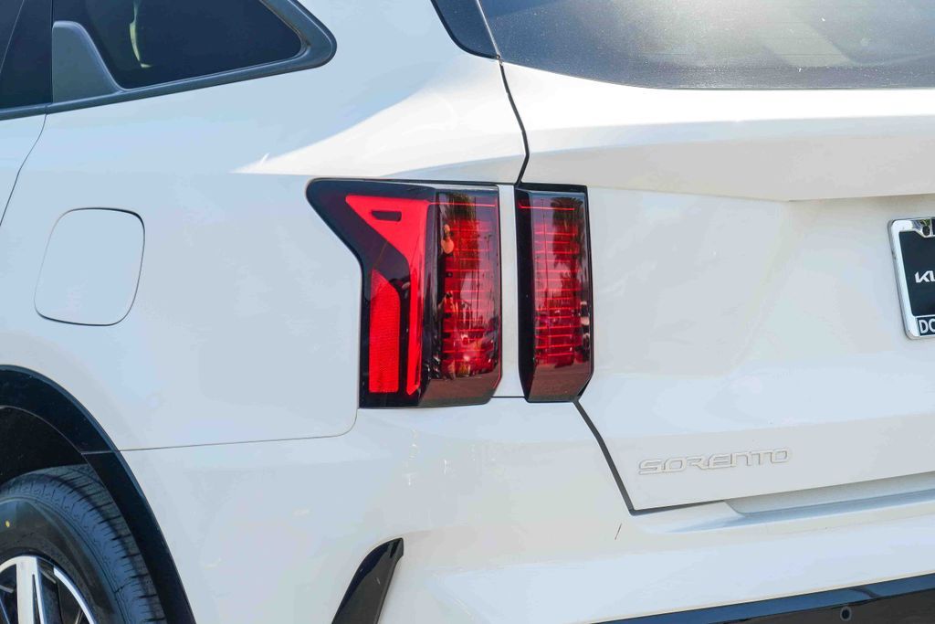 Thumbnail: 2023 Kia Sorento - 19