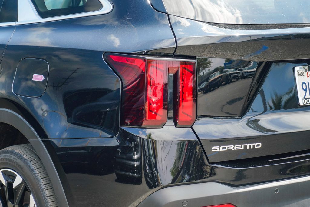 Thumbnail: 2025 Kia Sorento - 18