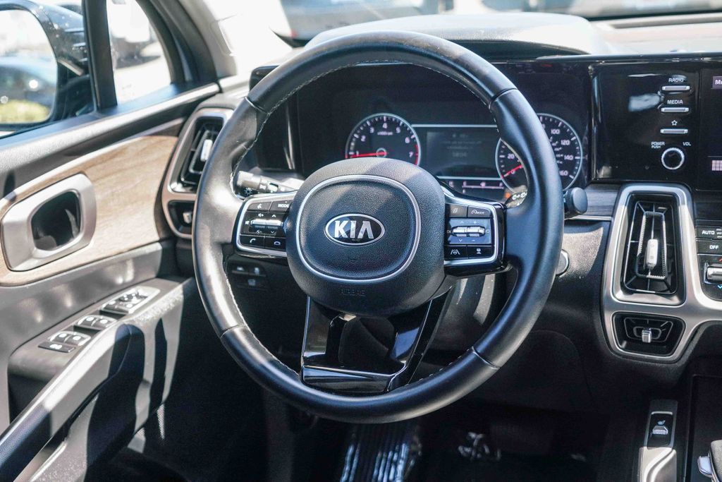 Thumbnail: 2021 Kia Sorento - 8