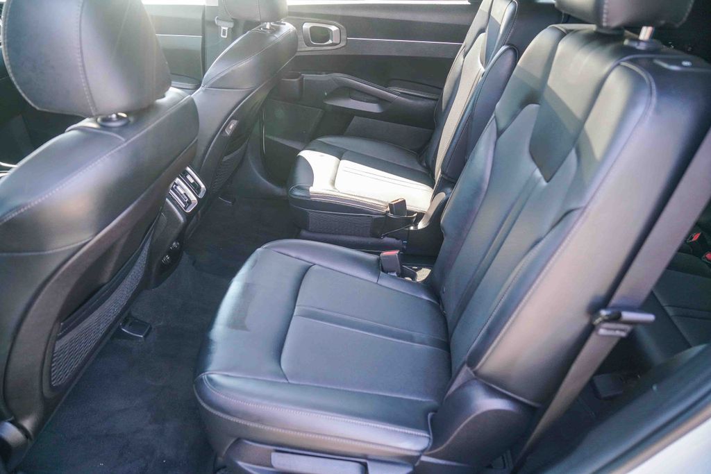 Thumbnail: 2021 Kia Sorento - 22