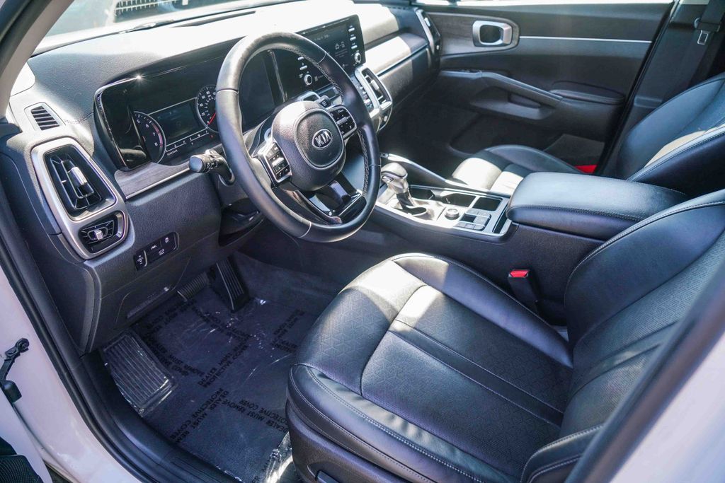 Thumbnail: 2021 Kia Sorento - 10