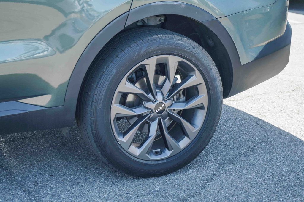 Thumbnail: 2022 Kia Sorento - 21
