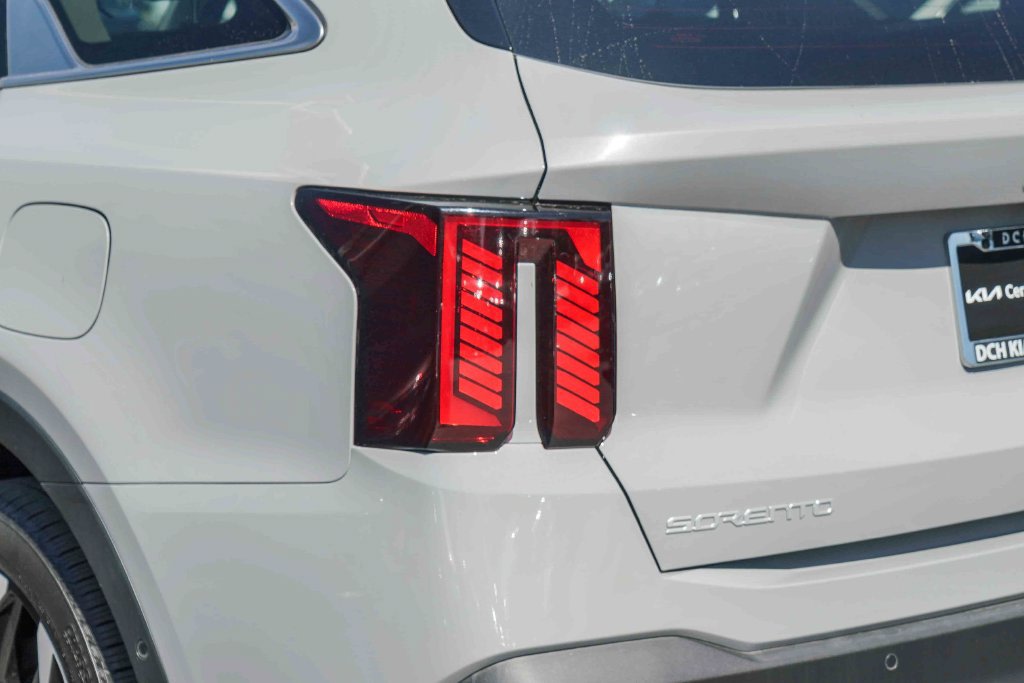 Thumbnail: 2025 Kia Sorento - 17