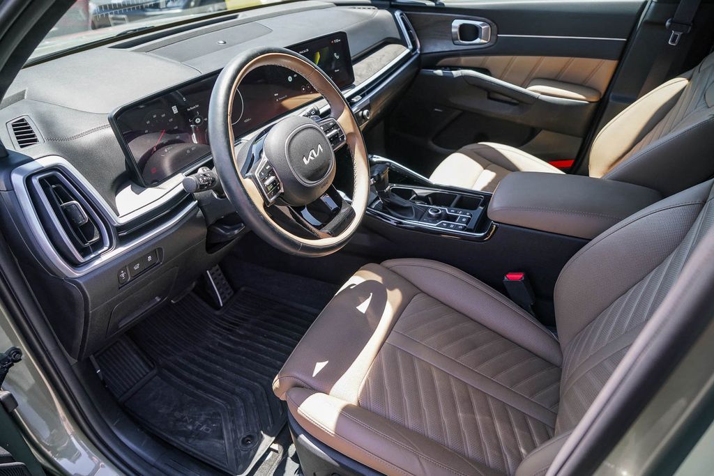 Thumbnail: 2024 Kia Sorento - 10
