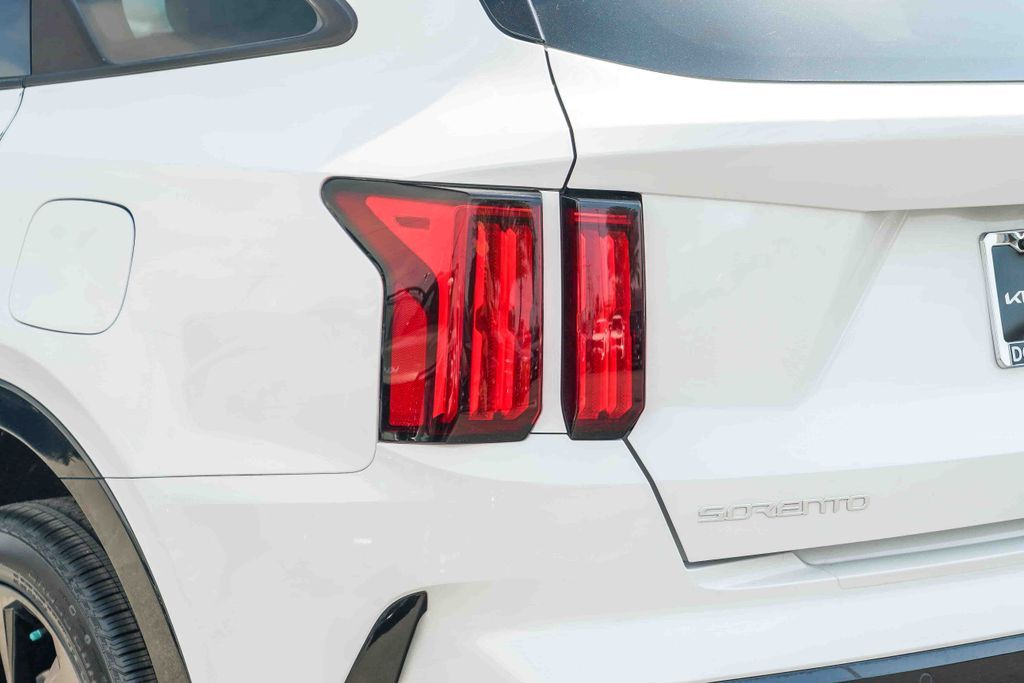 Thumbnail: 2023 Kia Sorento - 19