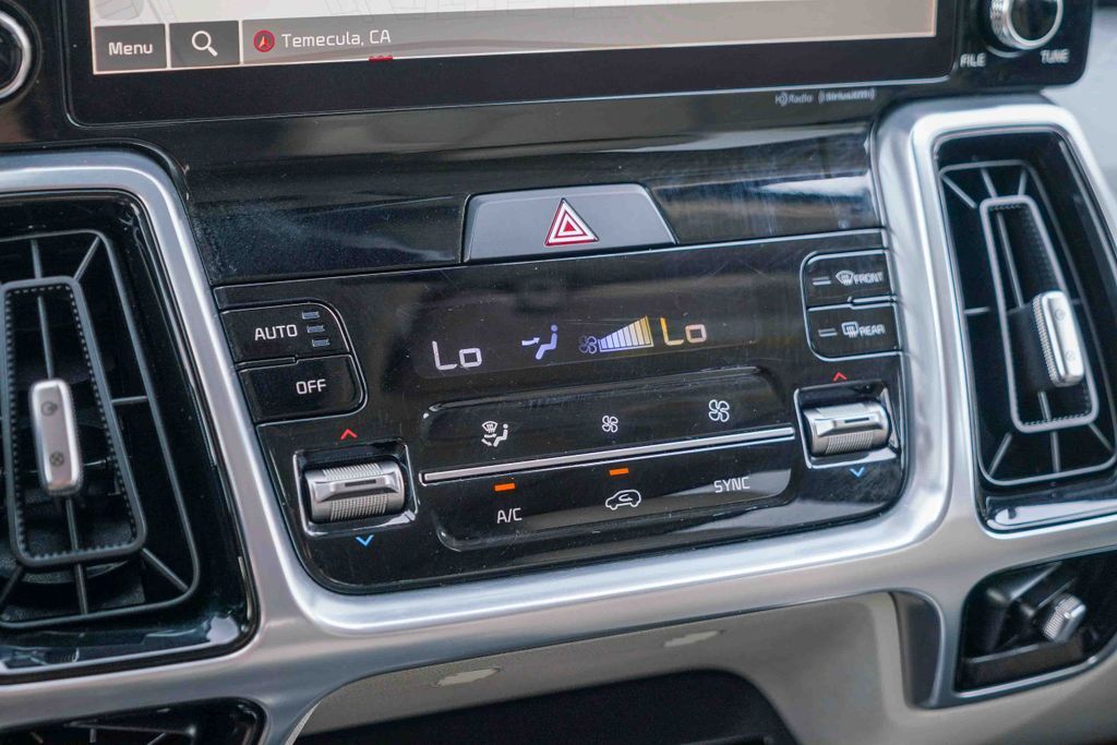 Thumbnail: 2023 Kia Sorento - 25