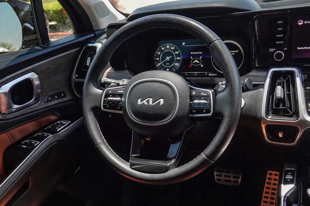 Thumbnail: 2022 Kia Sorento - 8