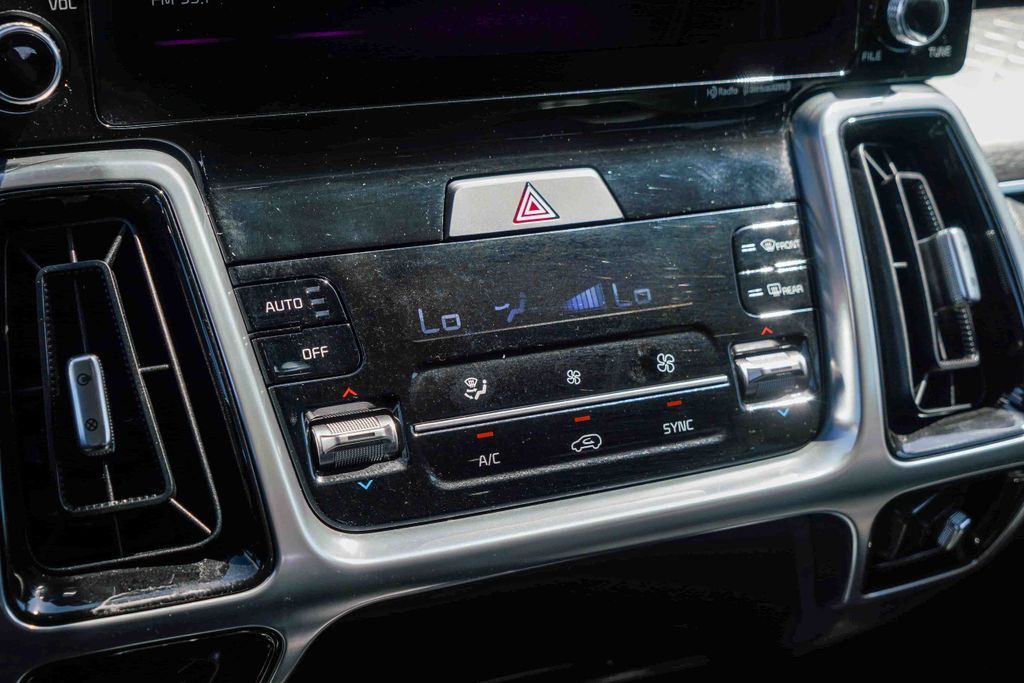 Thumbnail: 2023 Kia Sorento - 25