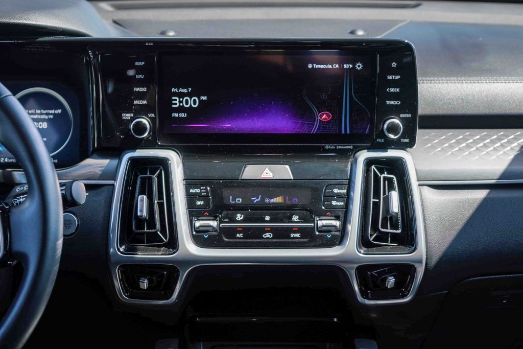 Thumbnail: 2023 Kia Sorento - 12