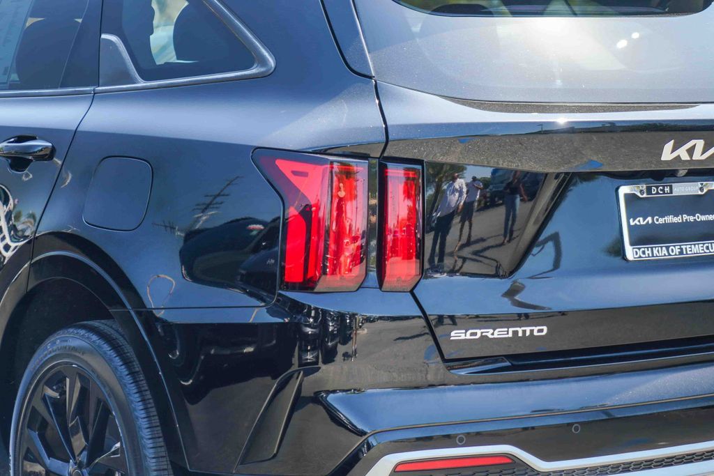 Thumbnail: 2023 Kia Sorento - 19
