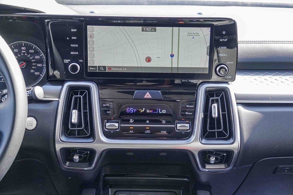 Thumbnail: 2023 Kia Sorento - 10