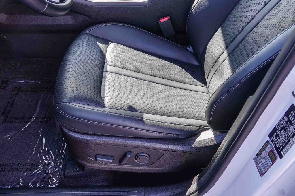 Thumbnail: 2023 Kia Sorento - 21