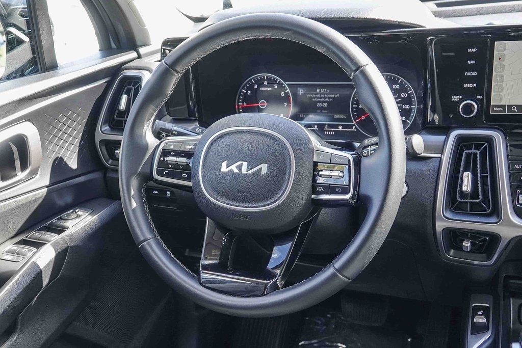 Thumbnail: 2023 Kia Sorento - 6