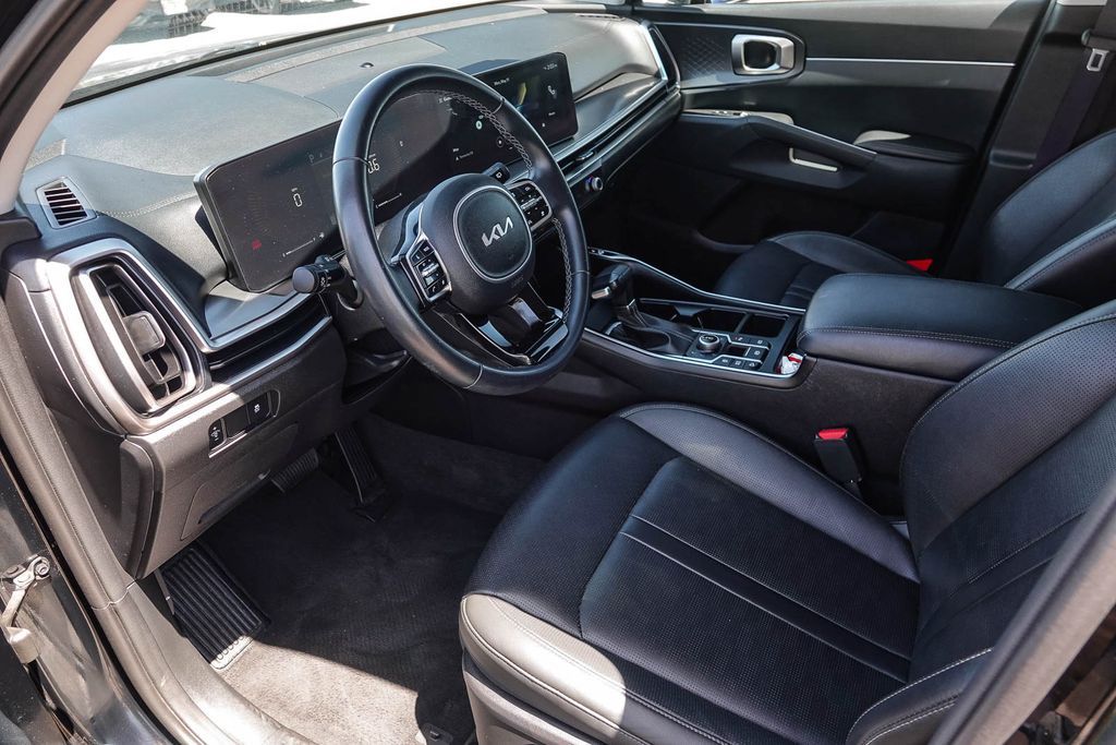 Thumbnail: 2024 Kia Sorento - 9