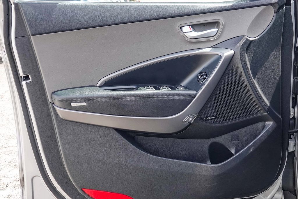 Thumbnail: 2013 Hyundai Santa Fe - 23