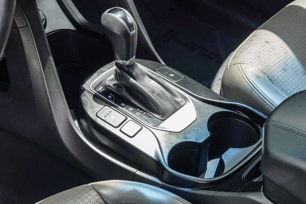 Thumbnail: 2013 Hyundai Santa Fe - 12