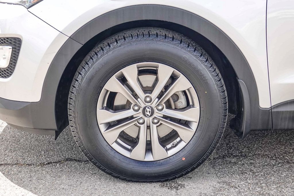 Thumbnail: 2013 Hyundai Santa Fe - 5