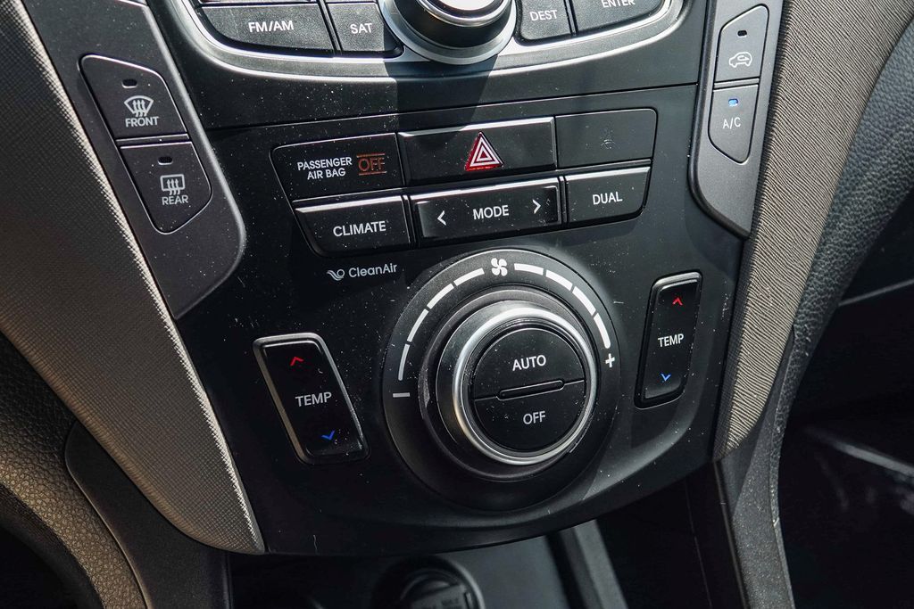 Thumbnail: 2013 Hyundai Santa Fe - 25