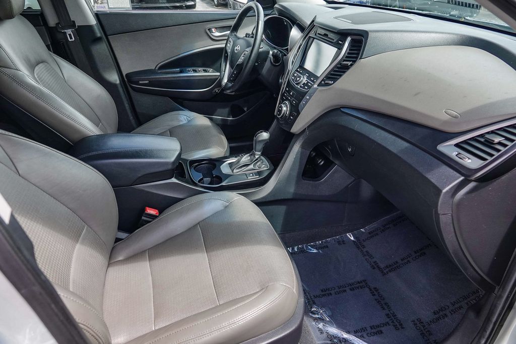 Thumbnail: 2013 Hyundai Santa Fe - 8