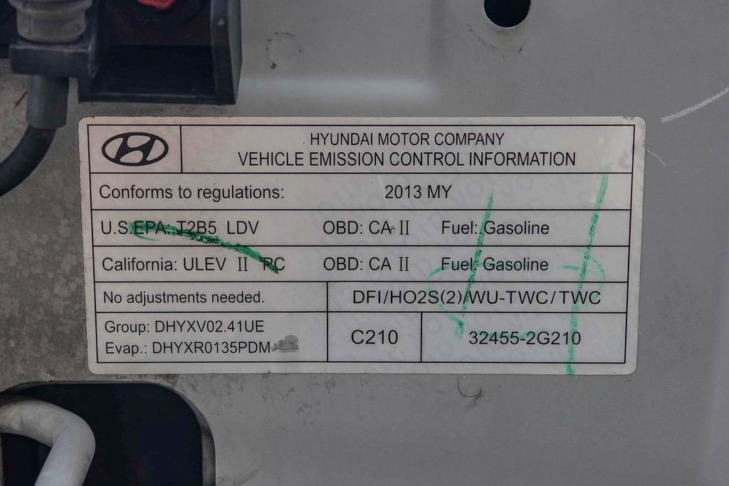 Thumbnail: 2013 Hyundai Santa Fe - 15