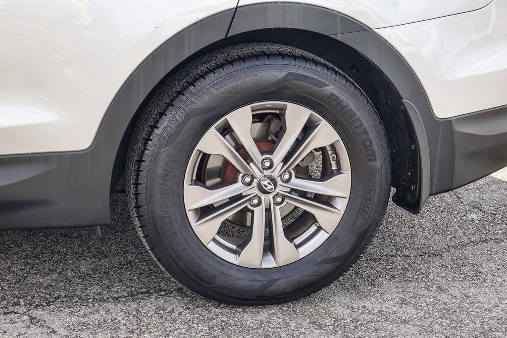 Thumbnail: 2013 Hyundai Santa Fe - 21