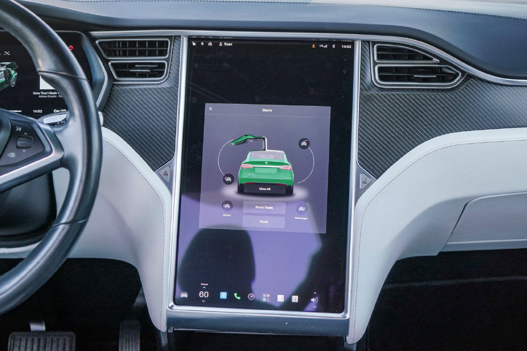 Thumbnail: 2018 Tesla Model X - 12