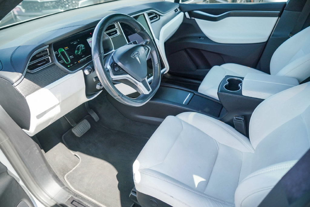 Thumbnail: 2018 Tesla Model X - 10