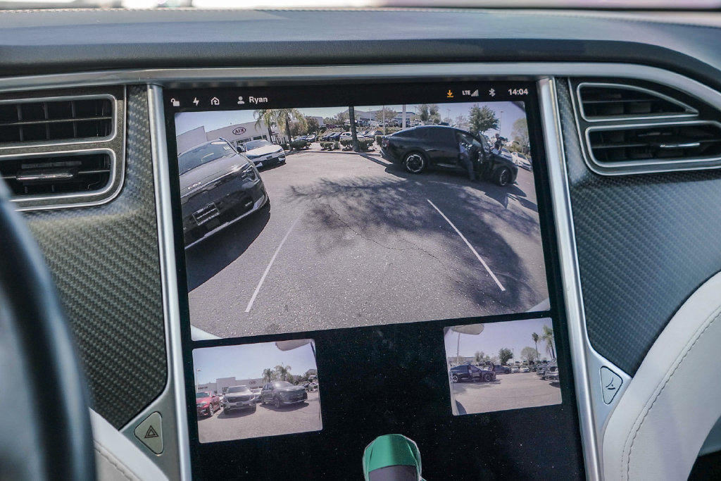Thumbnail: 2018 Tesla Model X - 24
