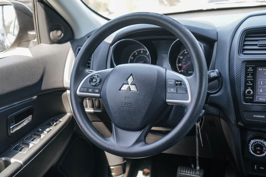 Thumbnail: 2019 Mitsubishi Outlander Sport - 8