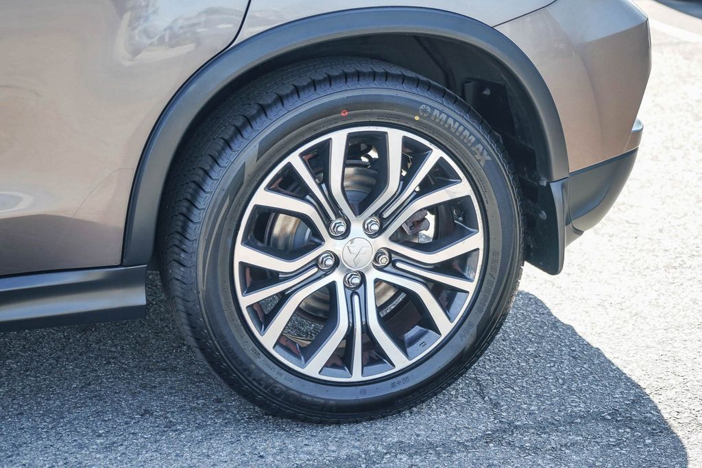 Thumbnail: 2019 Mitsubishi Outlander Sport - 21