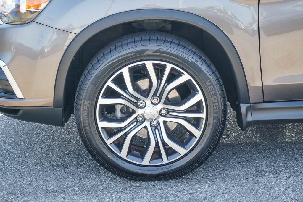 Thumbnail: 2019 Mitsubishi Outlander Sport - 6