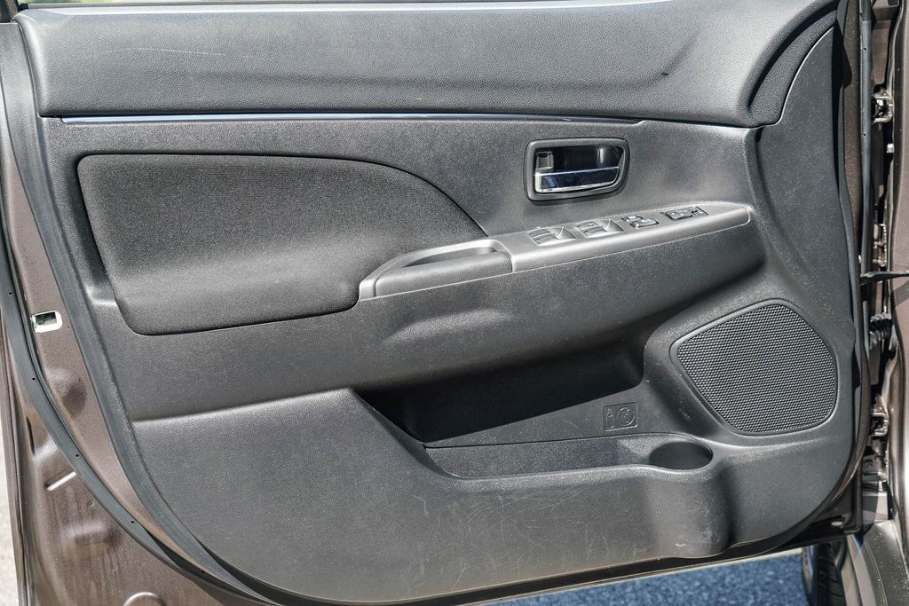 Thumbnail: 2019 Mitsubishi Outlander Sport - 23
