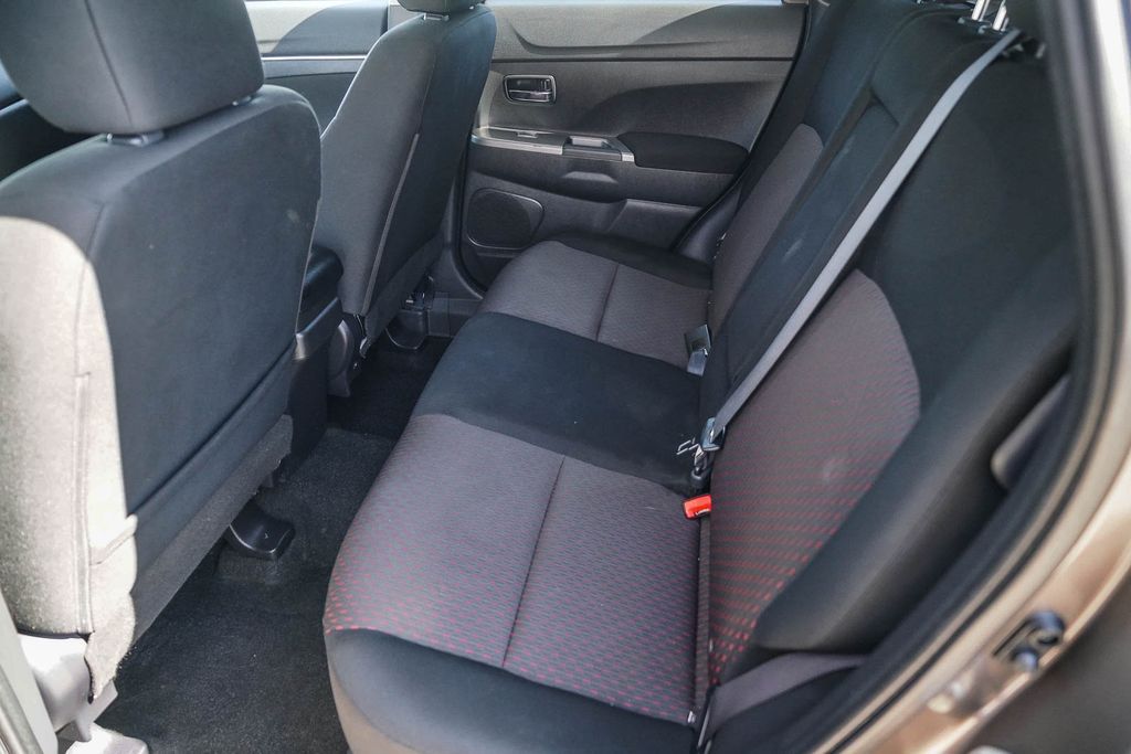 Thumbnail: 2019 Mitsubishi Outlander Sport - 11