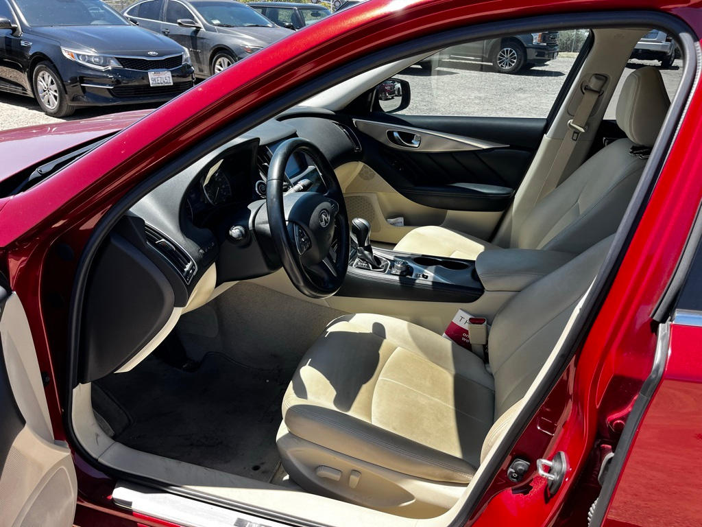 2015 INFINITI Q50 Premium 8