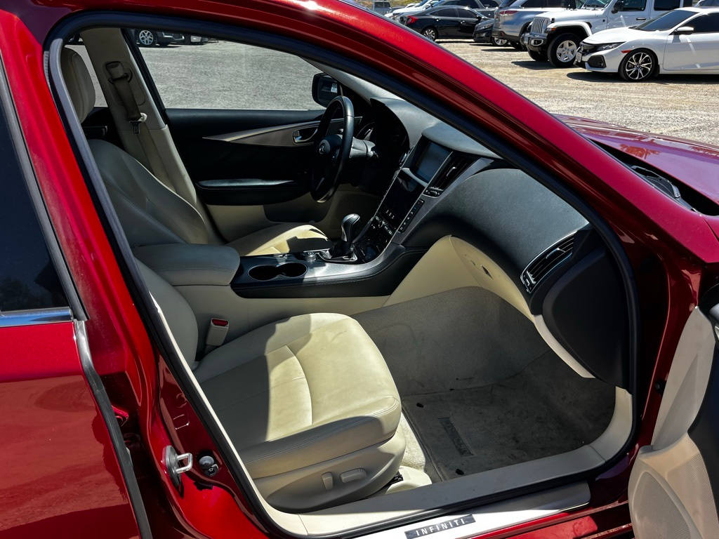 2015 INFINITI Q50 Premium 9