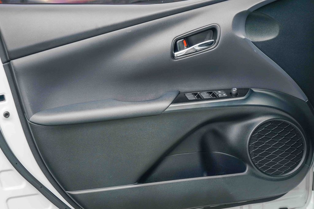 Thumbnail: 2021 Toyota Prius Prime - 22