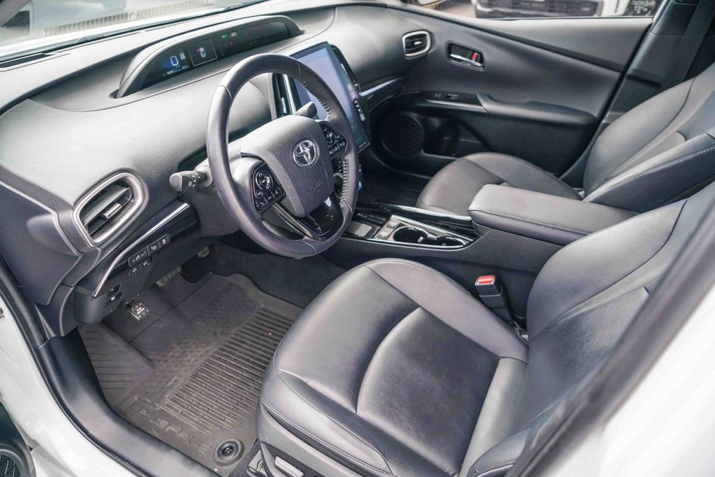 Thumbnail: 2021 Toyota Prius Prime - 11