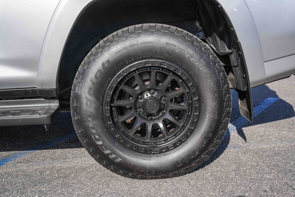 Thumbnail: 2022 Toyota 4Runner - 6