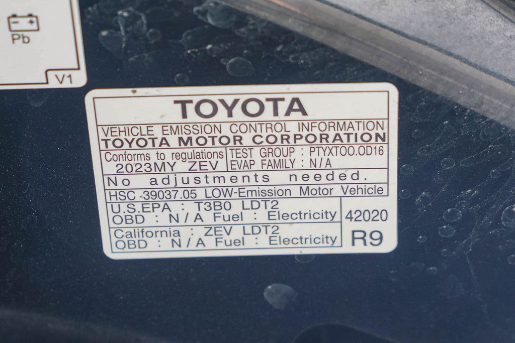 Thumbnail: 2023 Toyota bZ4X - 14