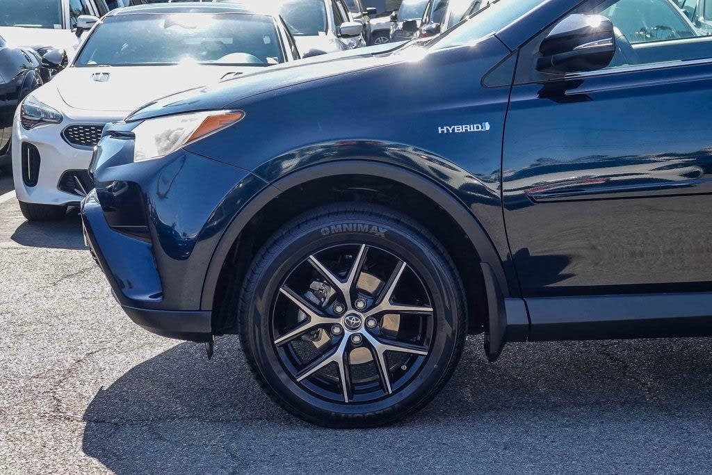 Thumbnail: 2017 Toyota RAV4 - 5