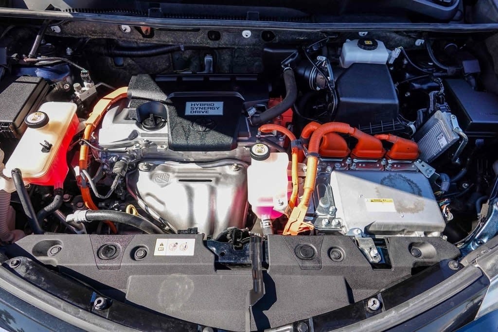 Thumbnail: 2017 Toyota RAV4 - 6