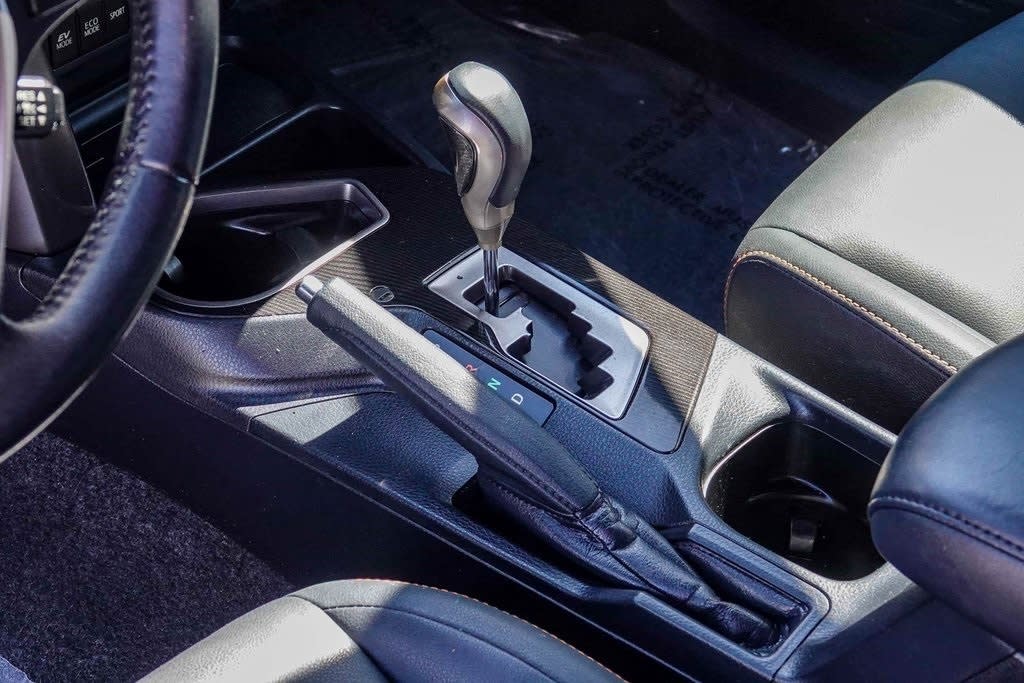 Thumbnail: 2017 Toyota RAV4 - 12