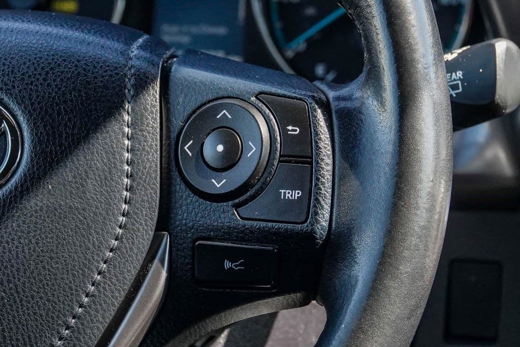 Thumbnail: 2017 Toyota RAV4 - 19